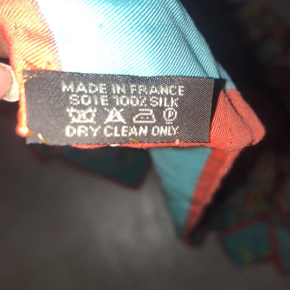 HERMÈS LA PROMEMENADE DE PLATON SILK WRAP/SHAWL 120 CM - Picture 10 of 16